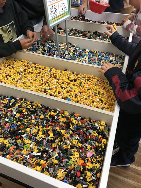 LEGO Minifigs Shop .
